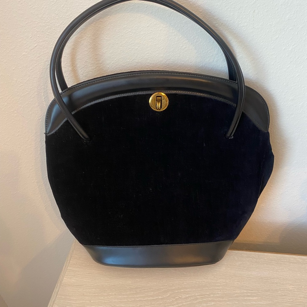 Vintage Kadin Made In USA black Velvet Handbag Purse & Gold Tone Accents 1950